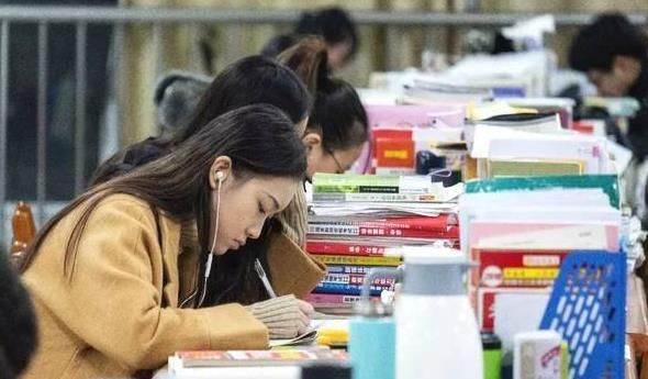 2021考研：对名照片有什么要求？